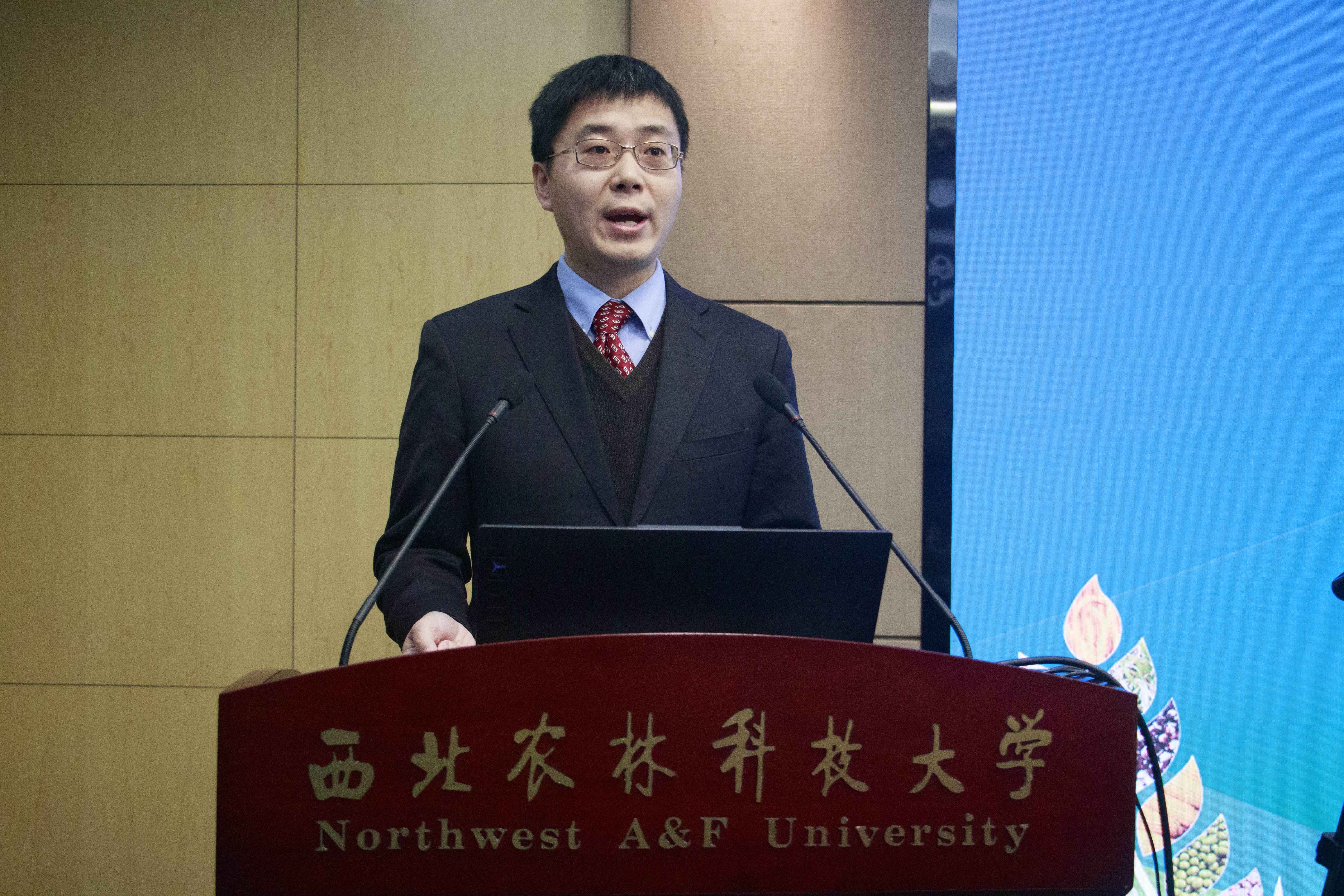 004-william威廉英国官网副经理张寒致辞.jpg